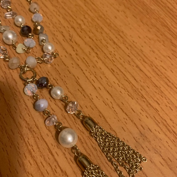 Chic Gold‎ and Pearl Necklace - Picture 4 of 7